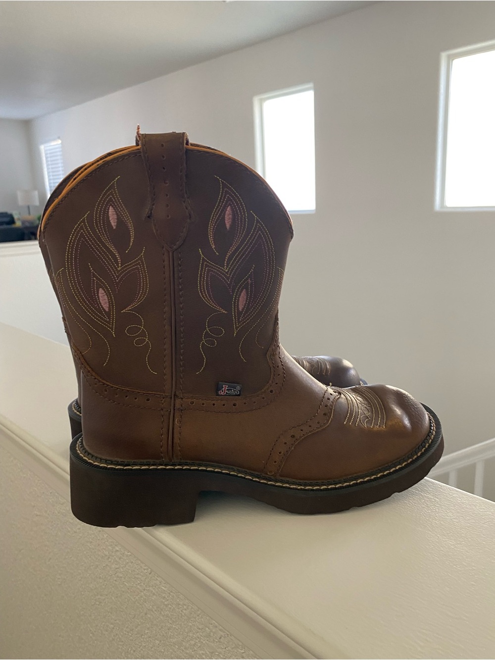 NWT Justin Women's Gemma Shetland Round Toe Western Boots, 8 in. | Size 9B
